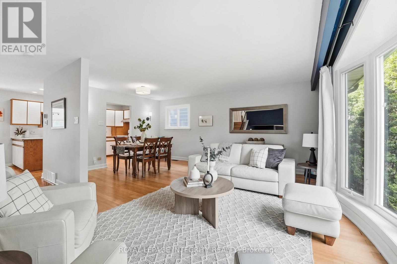 3 Bed, 2 Bath House for Sale in Ottawa – 6 WOODVIEW CRESCENT, Ottawa – MLS# X13489264 - Image 17