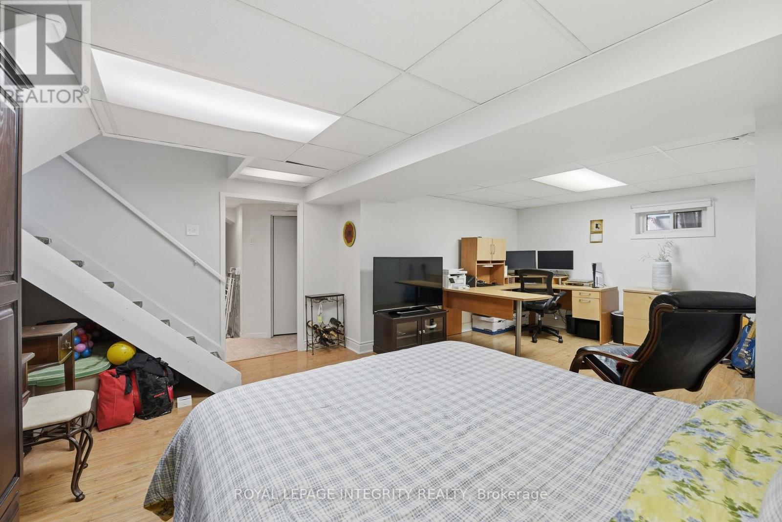 3 Bed, 2 Bath House for Sale in Ottawa – 6 WOODVIEW CRESCENT, Ottawa – MLS# X13489264 - Image 29