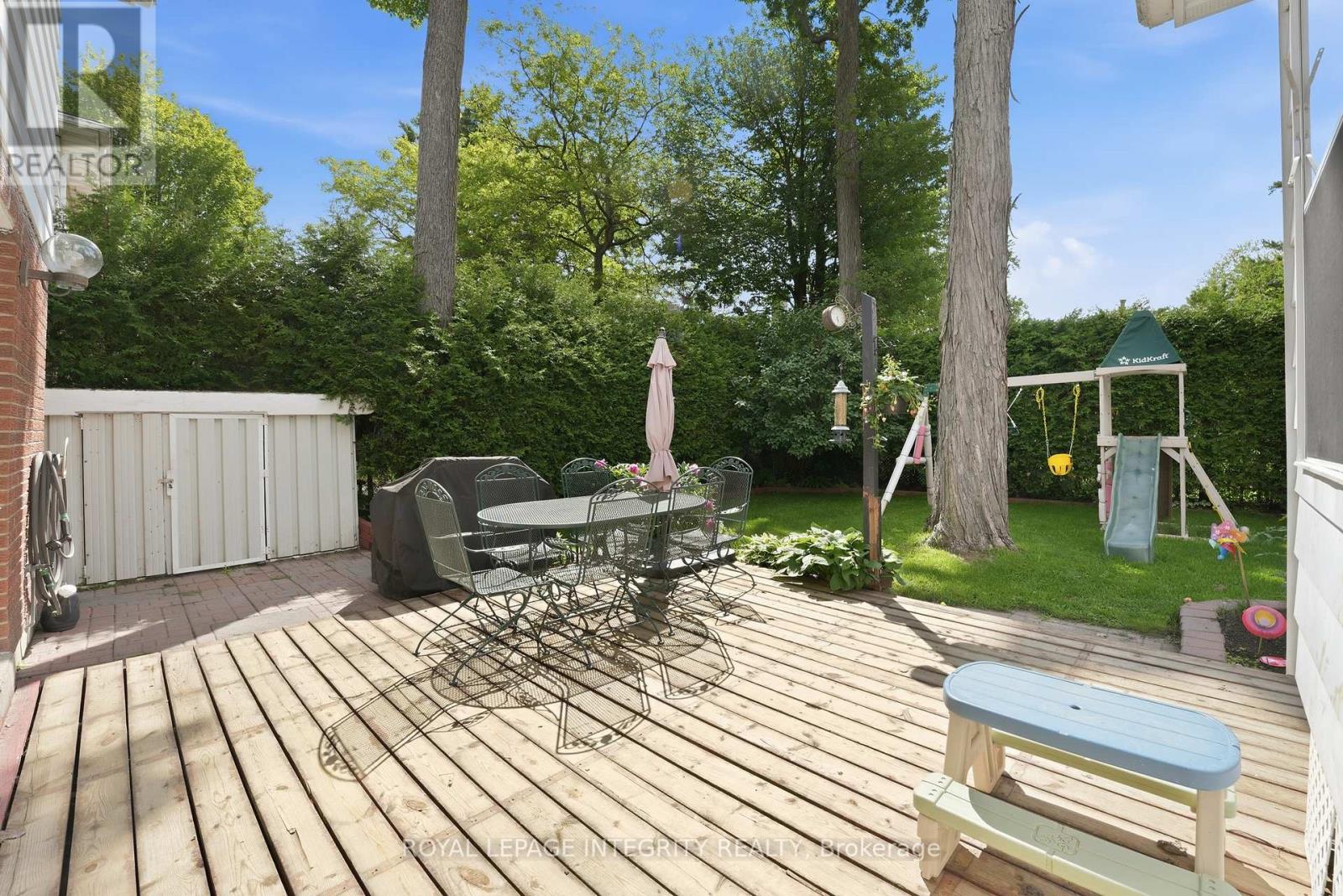 3 Bed, 2 Bath House for Sale in Ottawa – 6 WOODVIEW CRESCENT, Ottawa – MLS# X13489264 - Image 34
