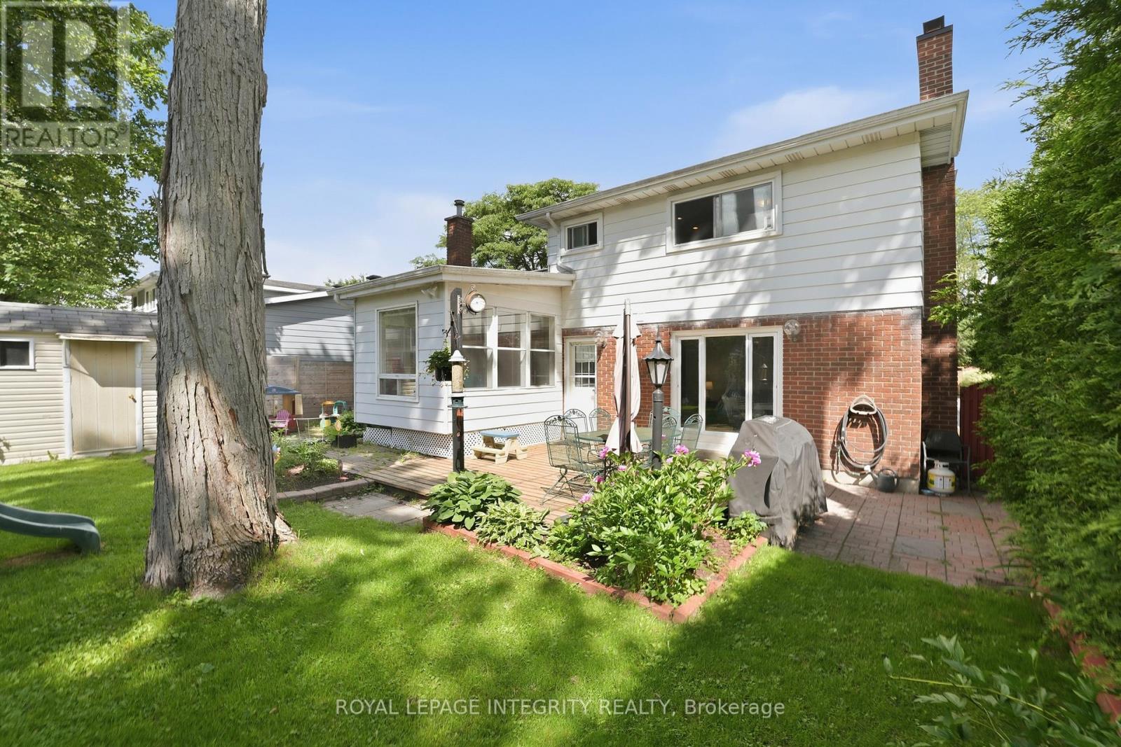 3 Bed, 2 Bath House for Sale in Ottawa – 6 WOODVIEW CRESCENT, Ottawa – MLS# X13489264 - Image 35