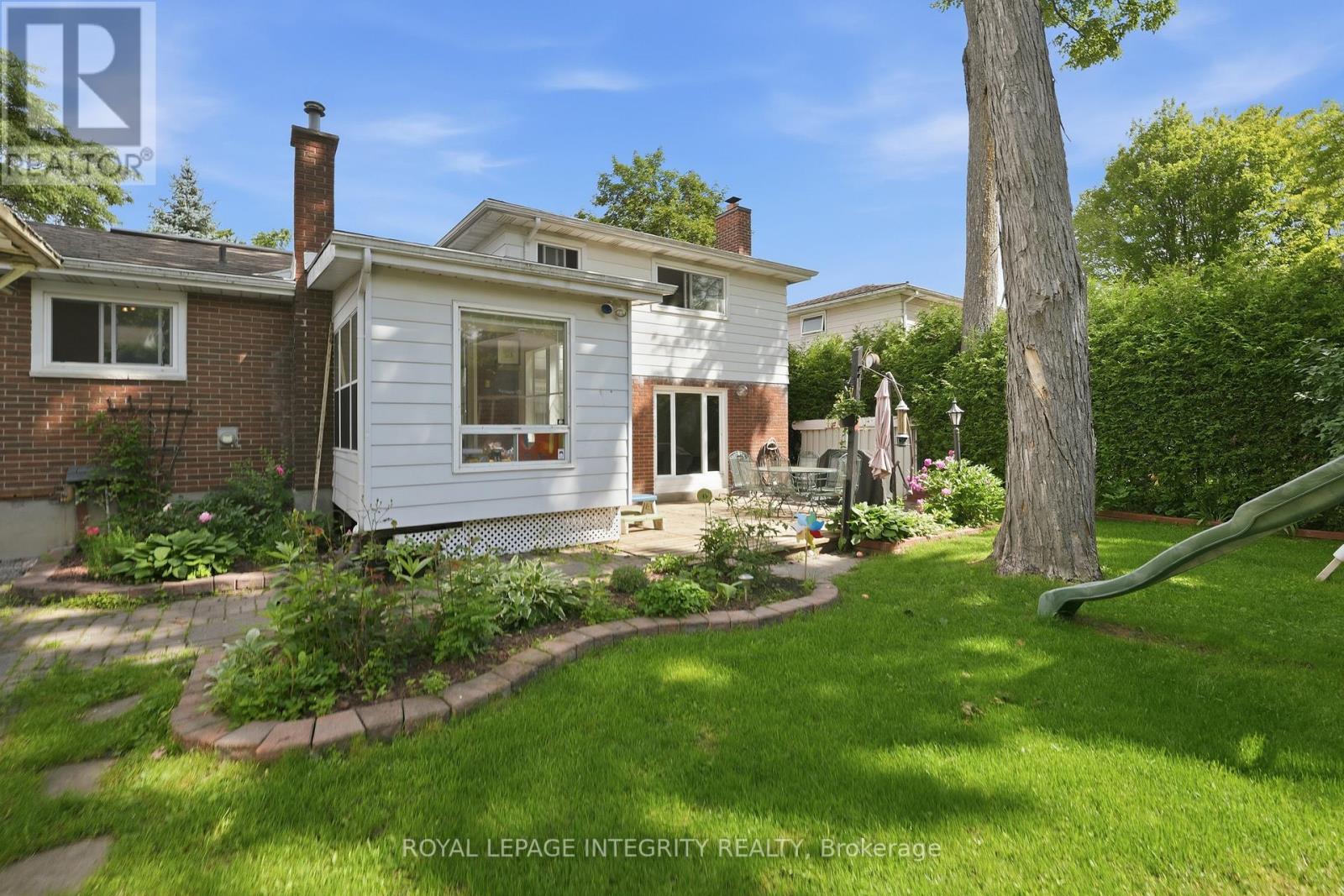 3 Bed, 2 Bath House for Sale in Ottawa – 6 WOODVIEW CRESCENT, Ottawa – MLS# X13489264 - Image 39