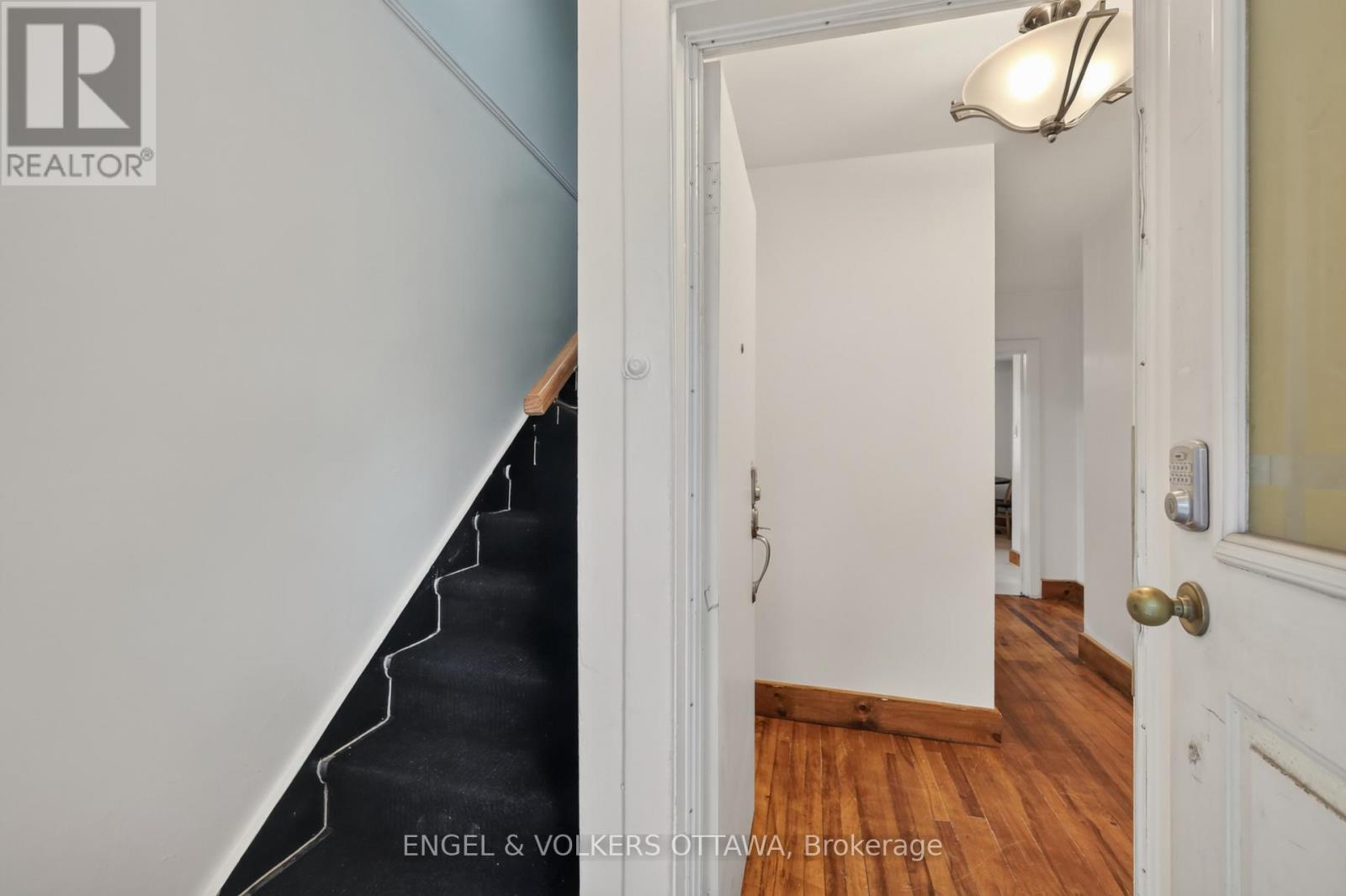 267 GRANVILLE STREET - 16