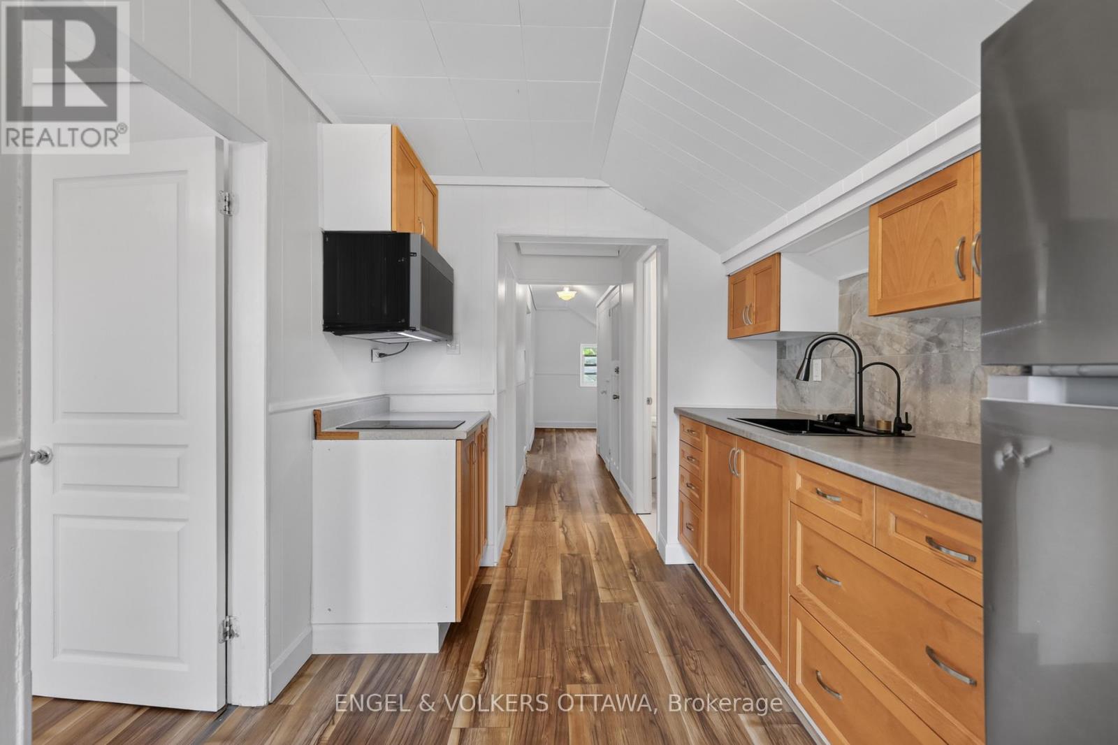 267 GRANVILLE STREET - 20