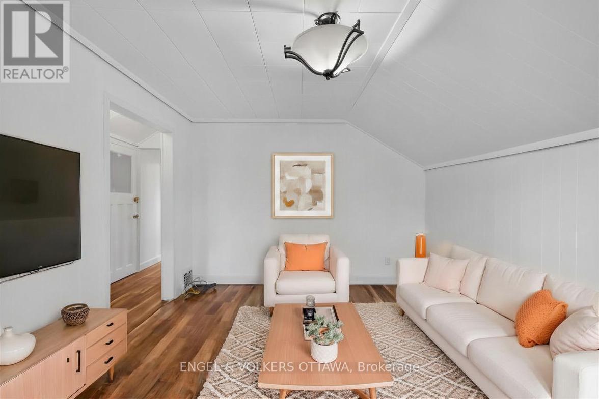 267 GRANVILLE STREET - 24