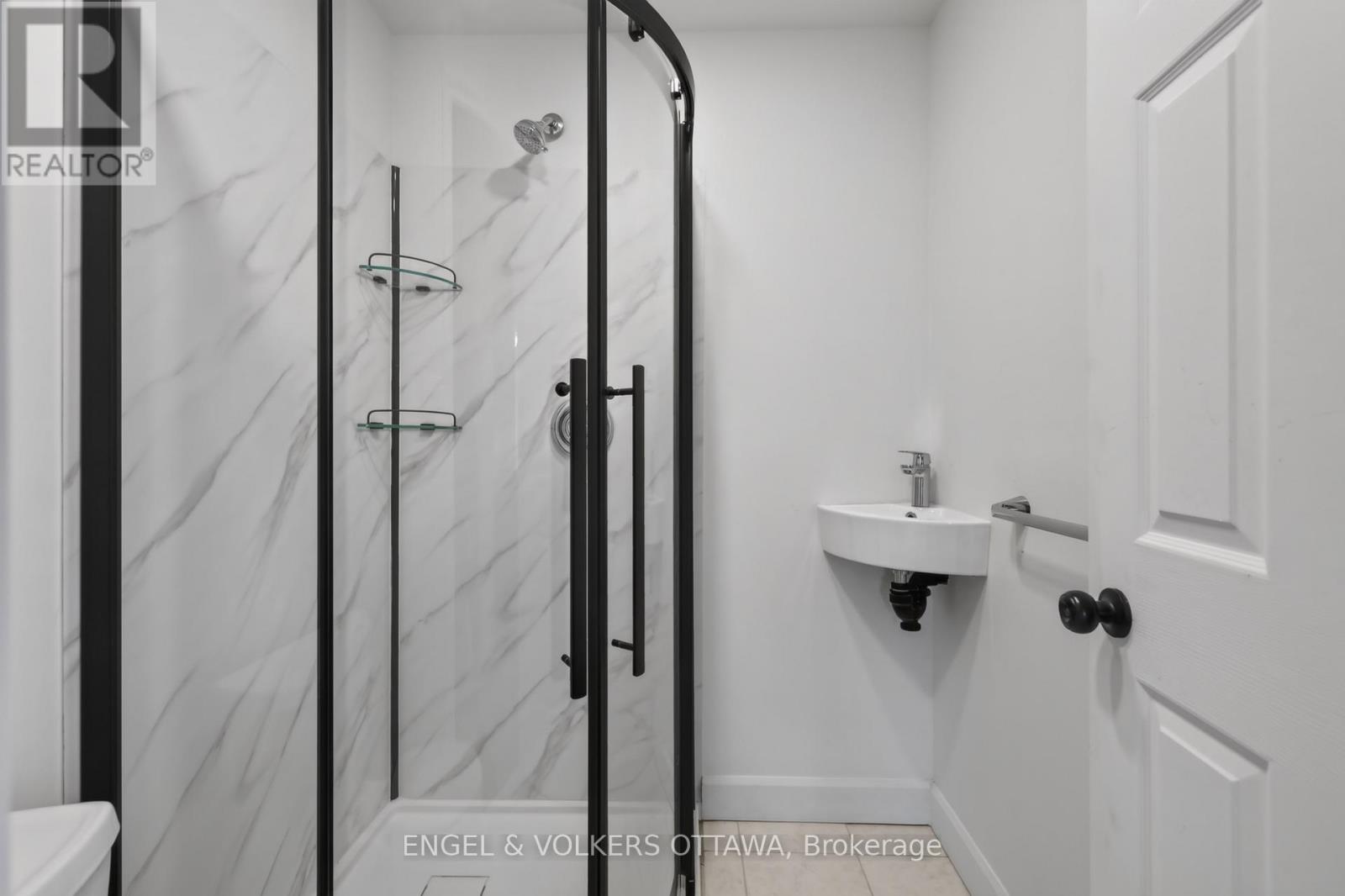 267 GRANVILLE STREET - 31