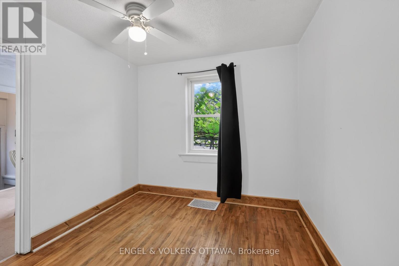 267 GRANVILLE STREET - 9