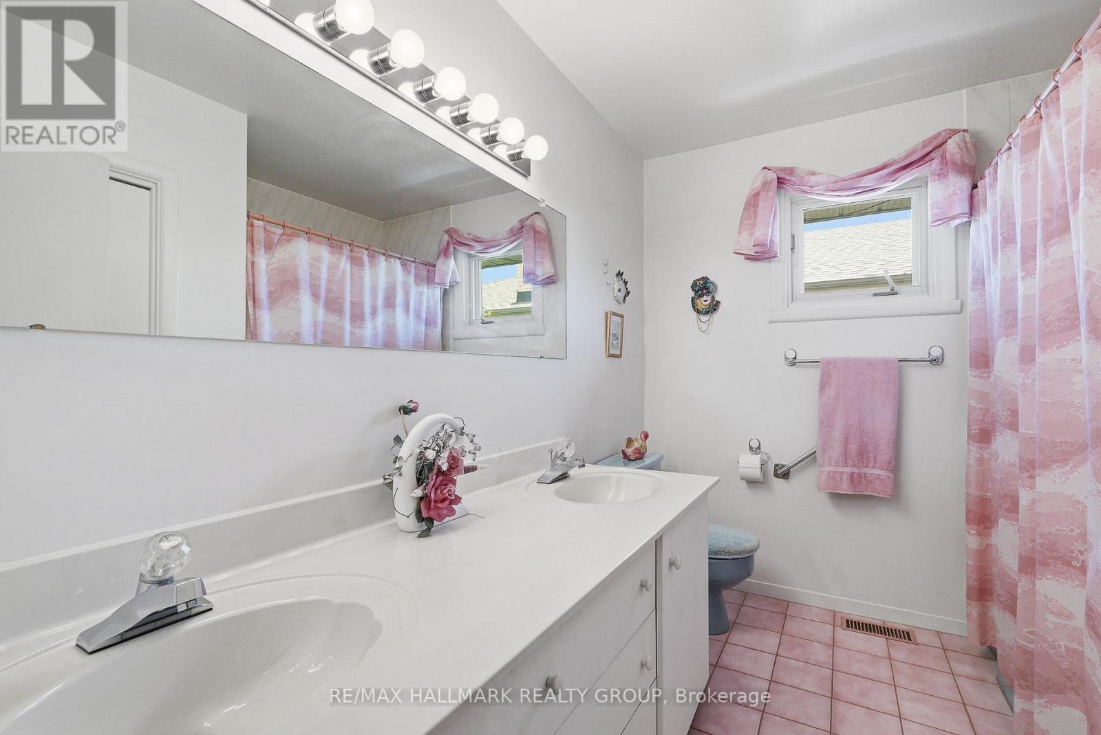 4 Bed, 2 Bath House for Sale in Ottawa – 507 SIROIS AVENUE, Ottawa – MLS# X13489356 - Image 16