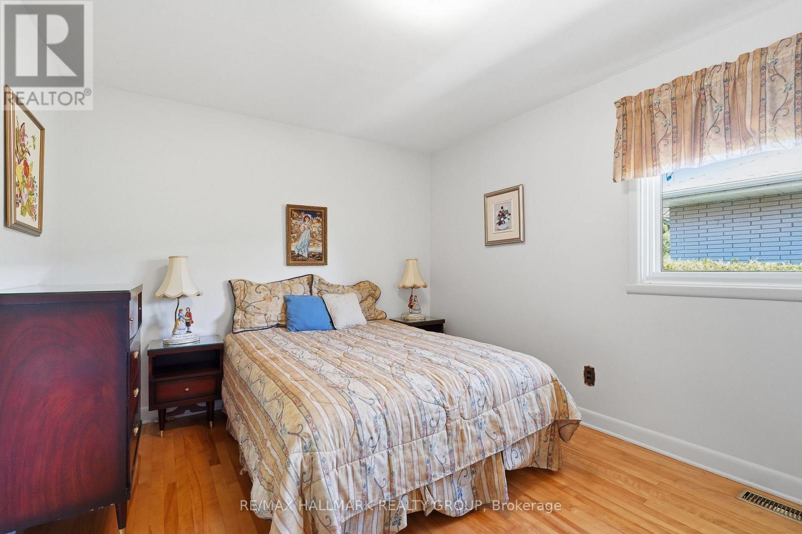4 Bed, 2 Bath House for Sale in Ottawa – 507 SIROIS AVENUE, Ottawa – MLS# X13489356 - Image 18