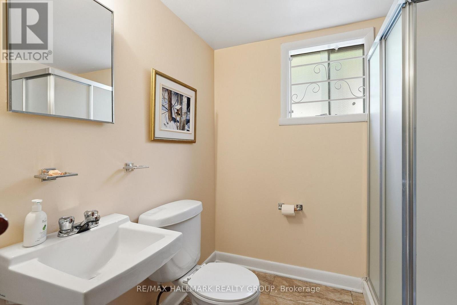 4 Bed, 2 Bath House for Sale in Ottawa – 507 SIROIS AVENUE, Ottawa – MLS# X13489356 - Image 25