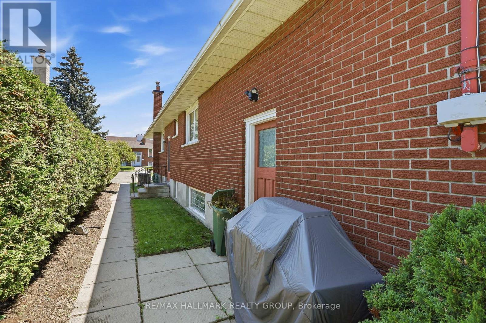 4 Bed, 2 Bath House for Sale in Ottawa – 507 SIROIS AVENUE, Ottawa – MLS# X13489356 - Image 27