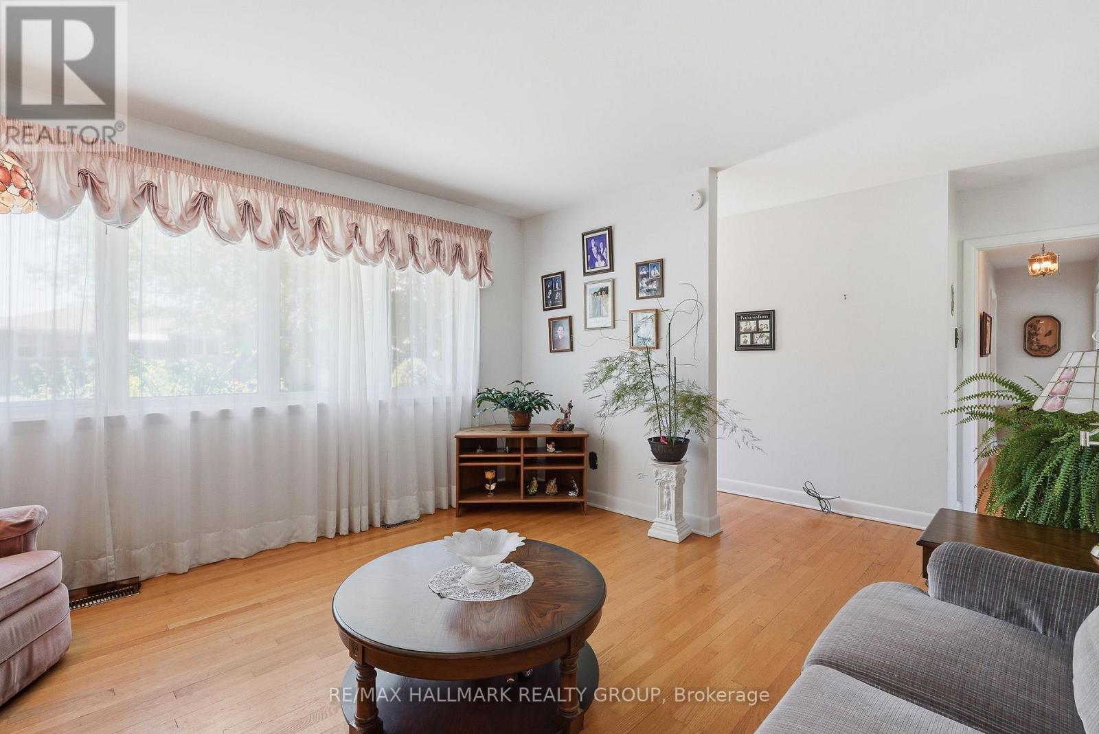 4 Bed, 2 Bath House for Sale in Ottawa – 507 SIROIS AVENUE, Ottawa – MLS# X13489356 - Image 7