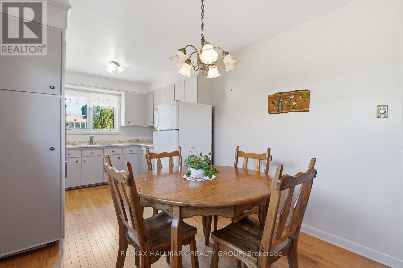 4 Bed, 2 Bath House for Sale in Ottawa – 507 SIROIS AVENUE, Ottawa – MLS# X13489356 - Image 9