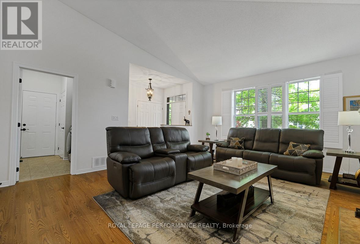 2 Bed, 2 Bath House for Sale in Ottawa – 540 TRAILVIEW PRIVATE, Ottawa – MLS# X13489486 - Image 10