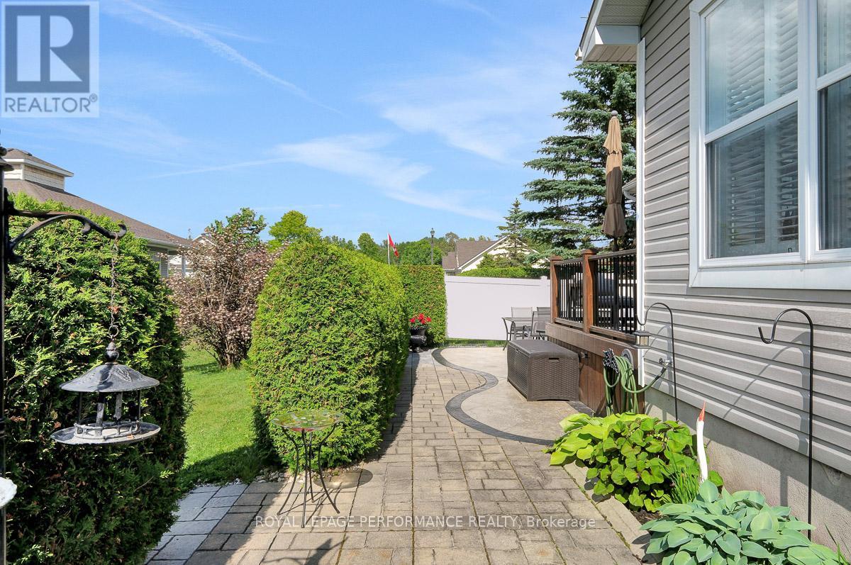 2 Bed, 2 Bath House for Sale in Ottawa – 540 TRAILVIEW PRIVATE, Ottawa – MLS# X13489486 - Image 44