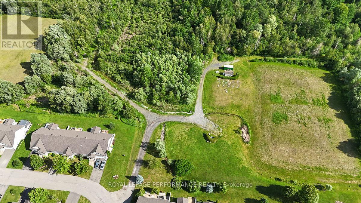 2 Bed, 2 Bath House for Sale in Ottawa – 540 TRAILVIEW PRIVATE, Ottawa – MLS# X13489486 - Image 47