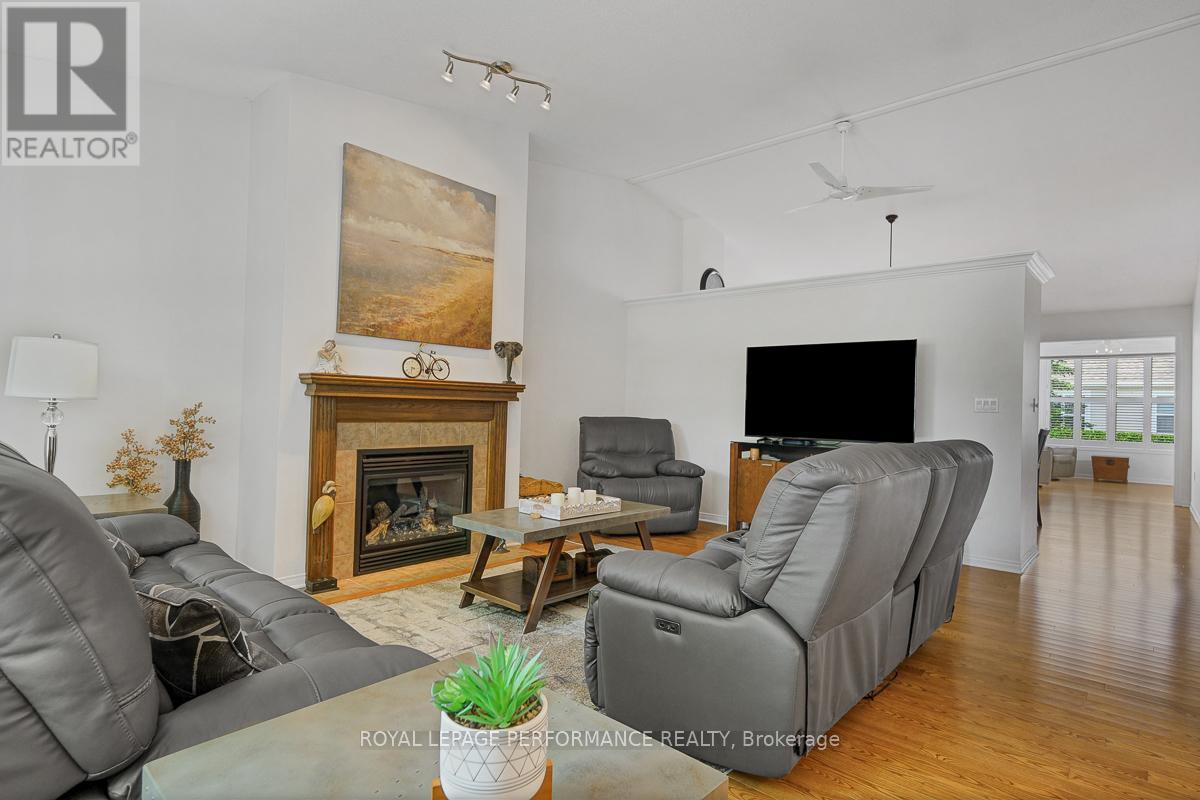 2 Bed, 2 Bath House for Sale in Ottawa – 540 TRAILVIEW PRIVATE, Ottawa – MLS# X13489486 - Image 7