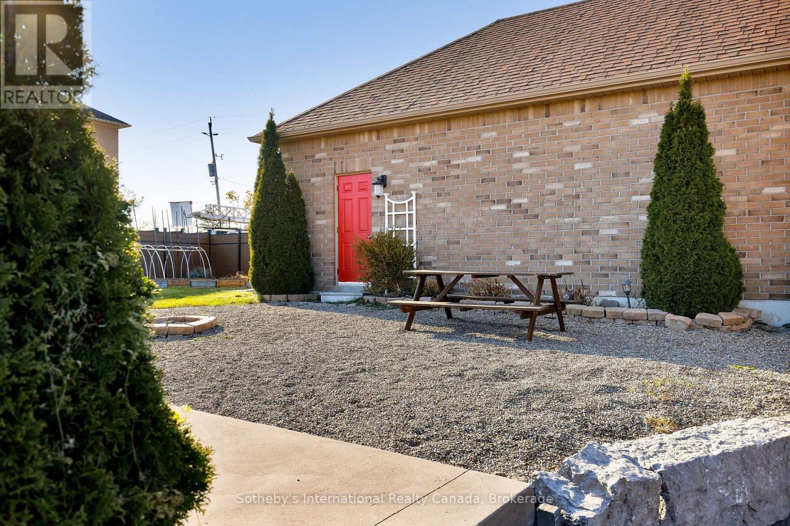 13905 KENNEDY ROAD - 14
