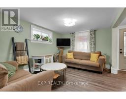 Bedroom 2 - 136 Park Street, Brockville, ON K6V2G9 Photo 10