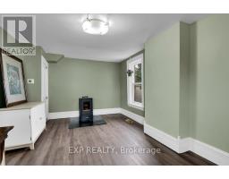 Bedroom 3 - 136 Park Street, Brockville, ON K6V2G9 Photo 11