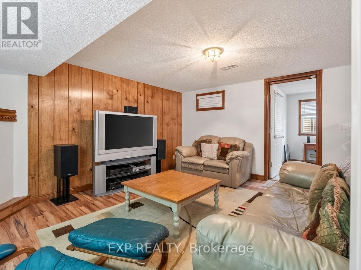 38 CAPRI STREET - 24