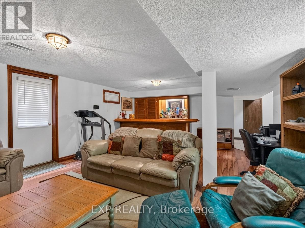 38 CAPRI STREET - 27