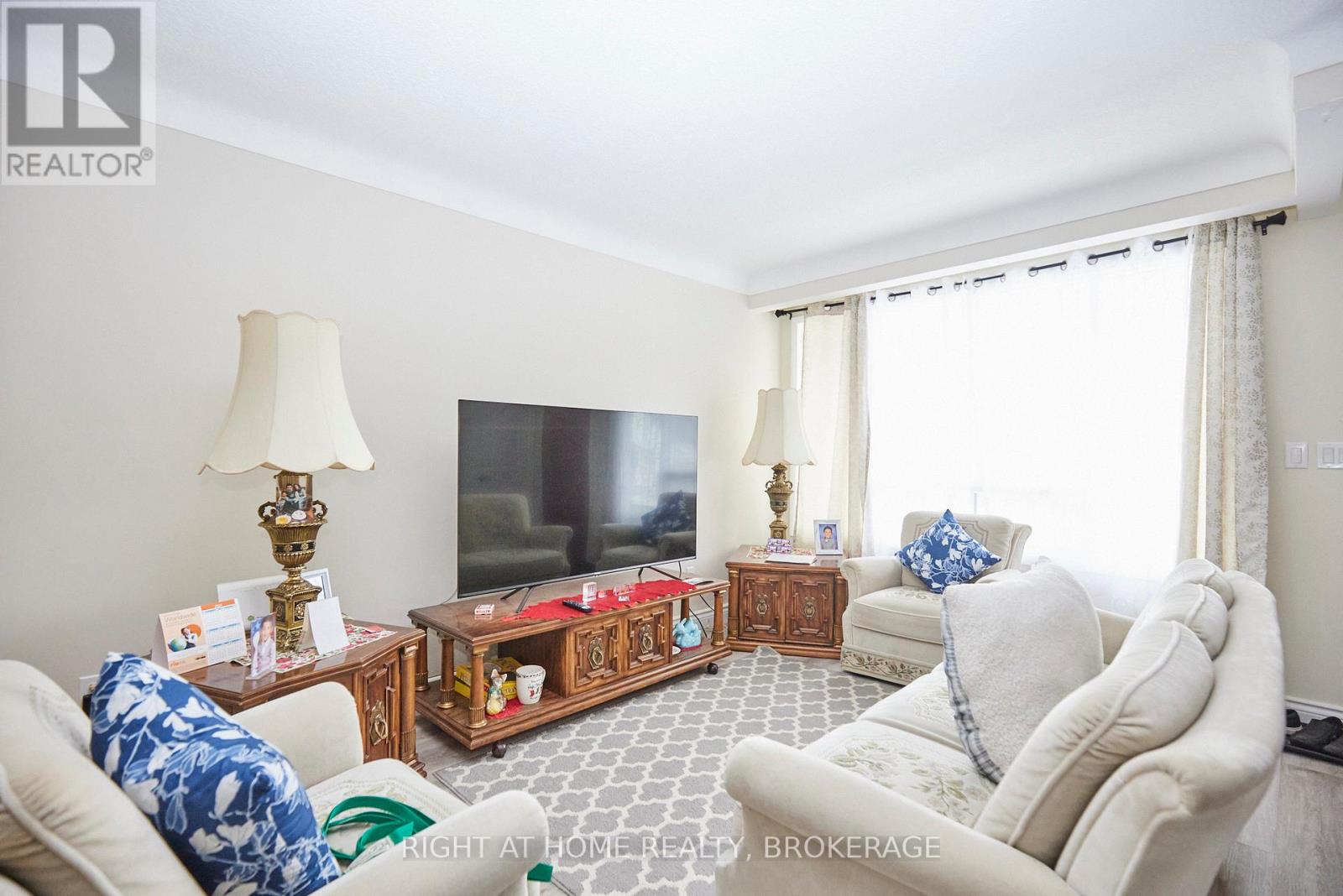 20 AUGUSTA AVENUE - 15