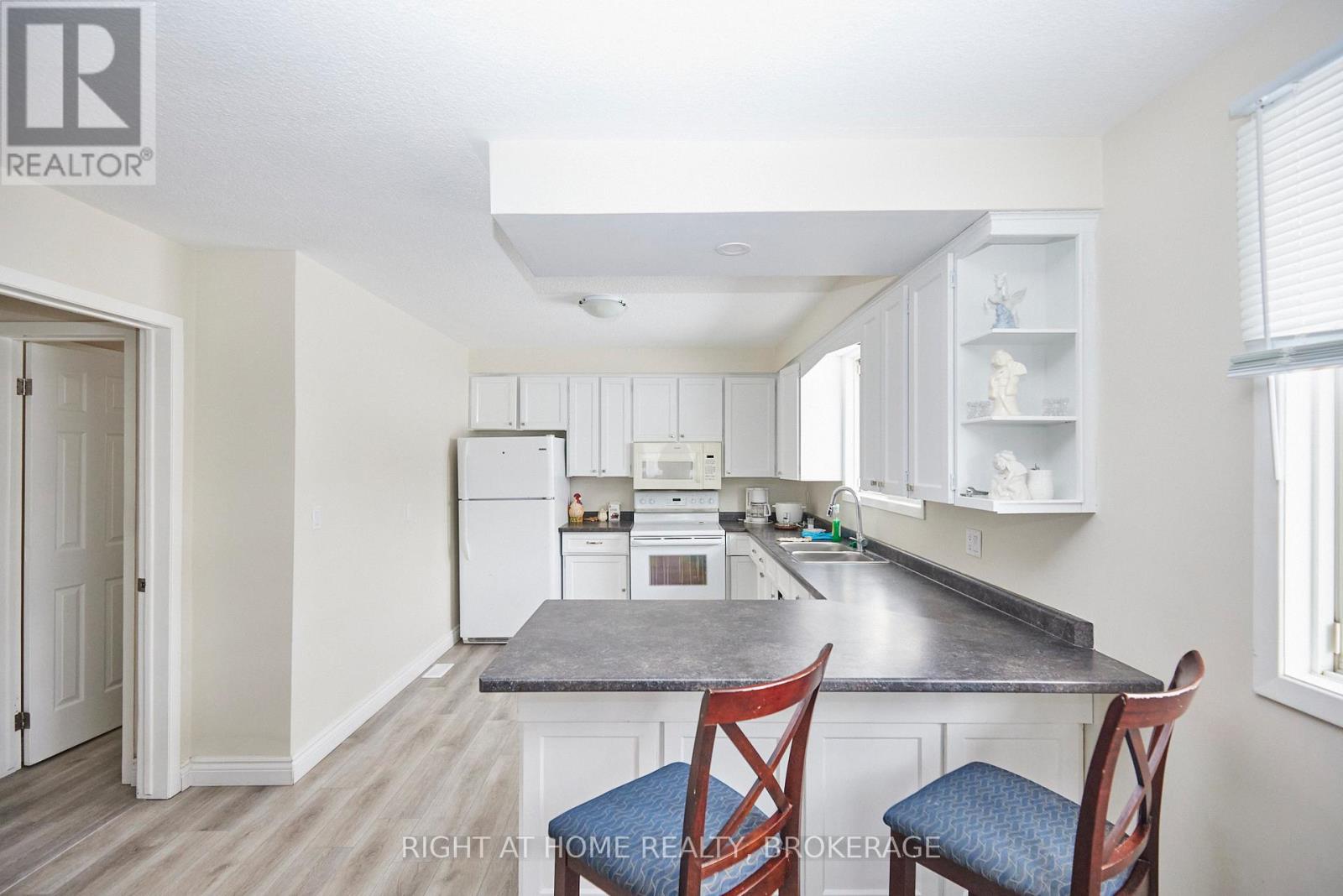 20 AUGUSTA AVENUE - 17