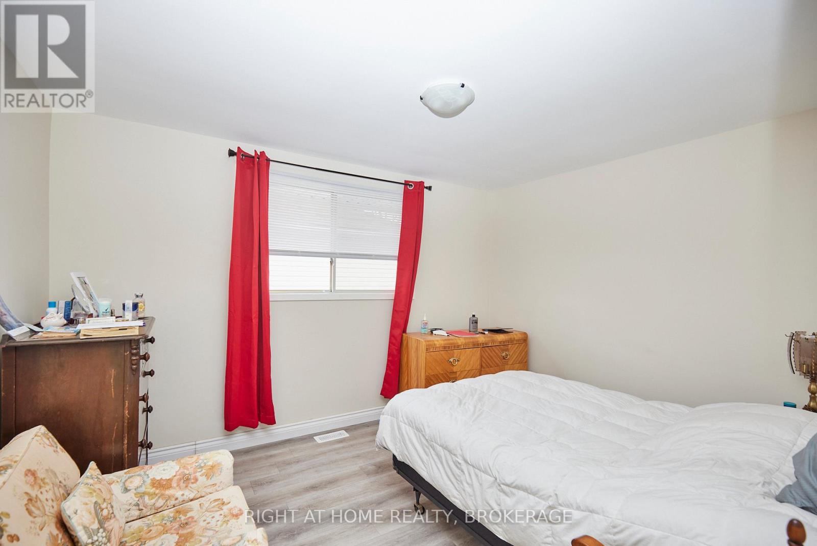 20 AUGUSTA AVENUE - 20