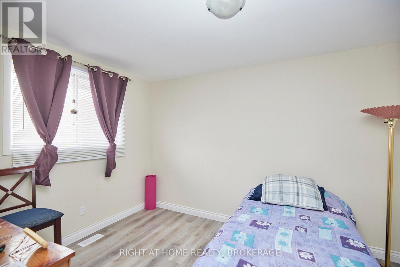 20 AUGUSTA AVENUE - 24