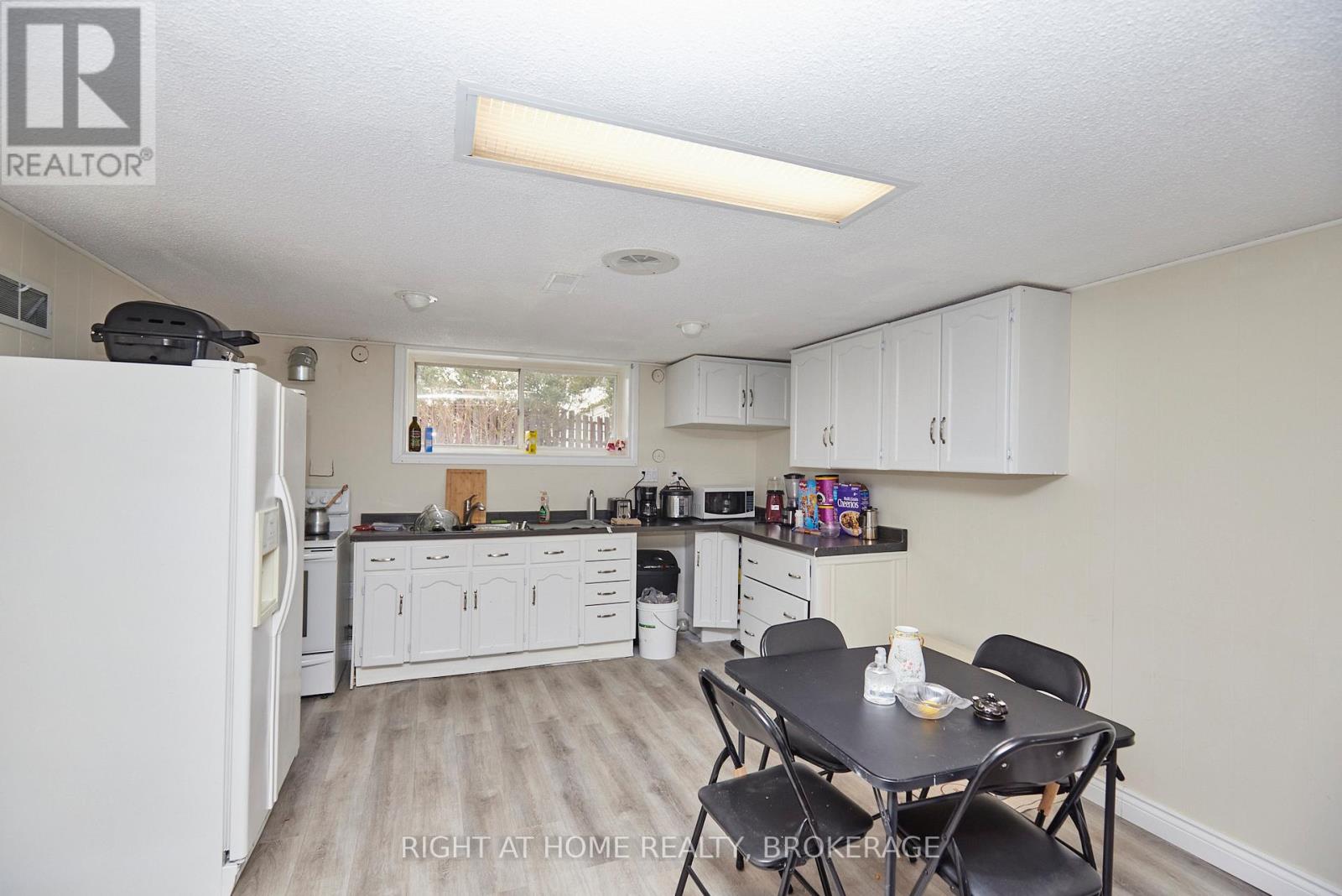 20 AUGUSTA AVENUE - 28
