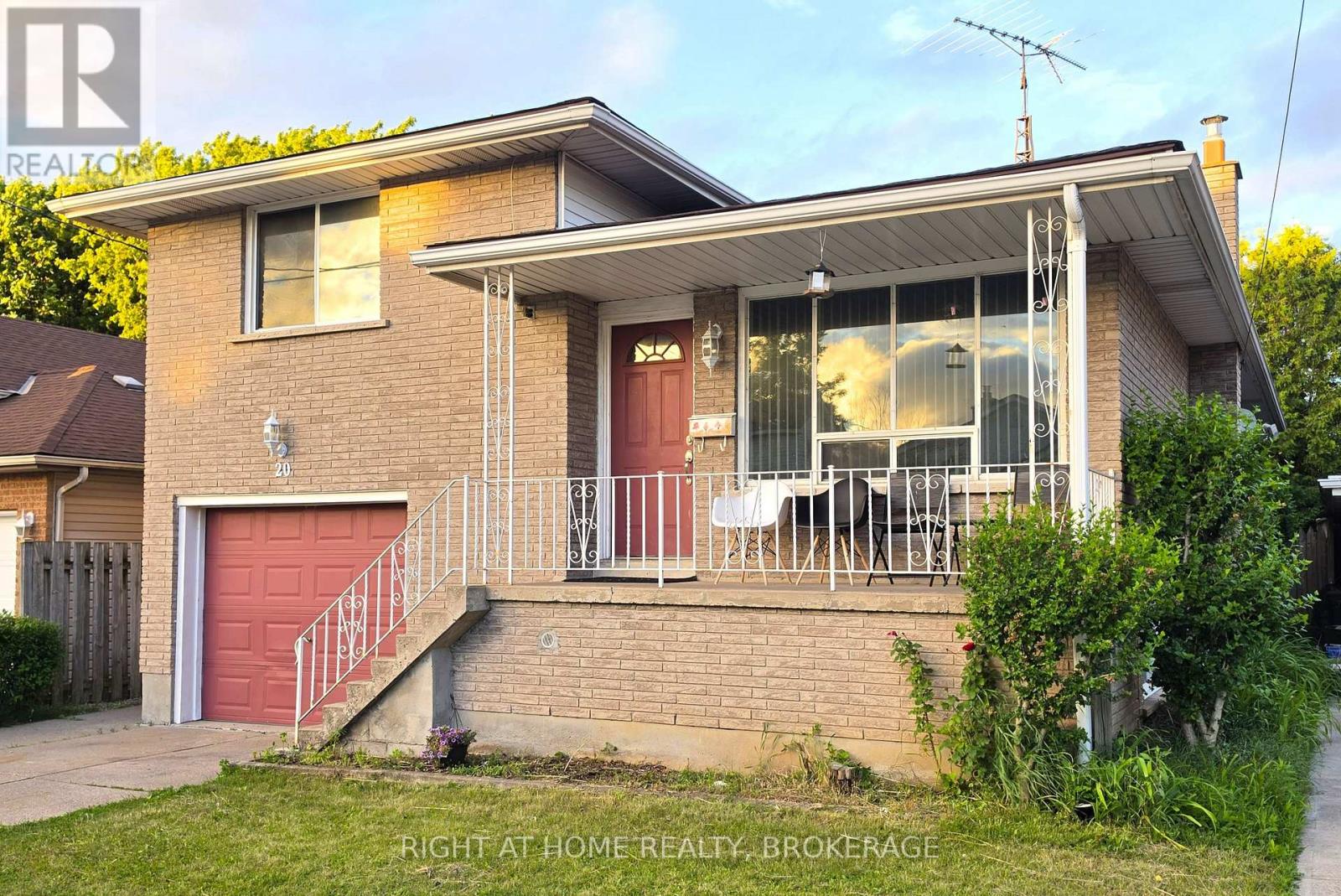 20 AUGUSTA AVENUE - 3