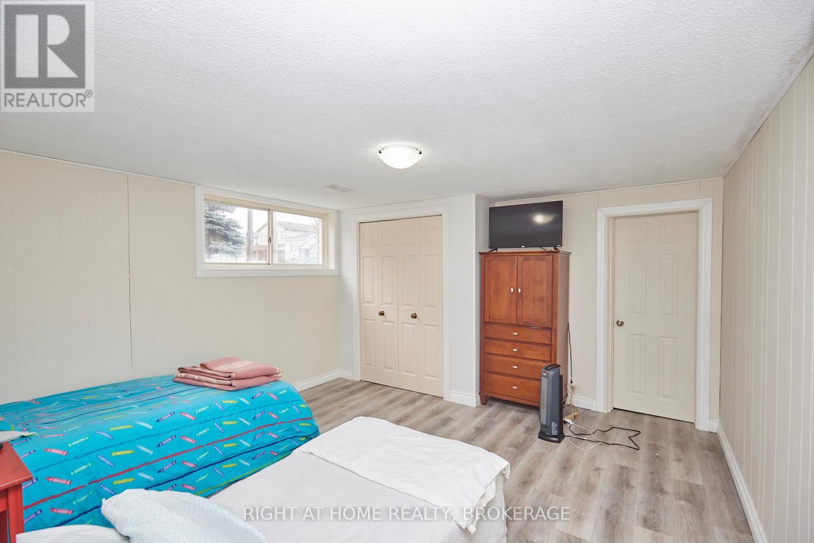 20 AUGUSTA AVENUE - 30