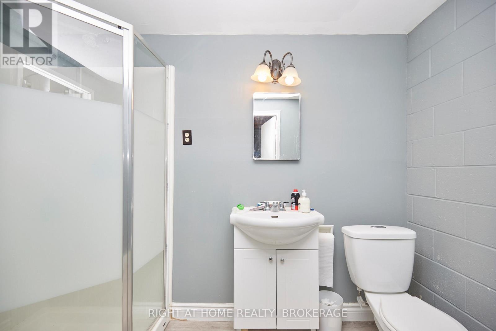 20 AUGUSTA AVENUE - 31