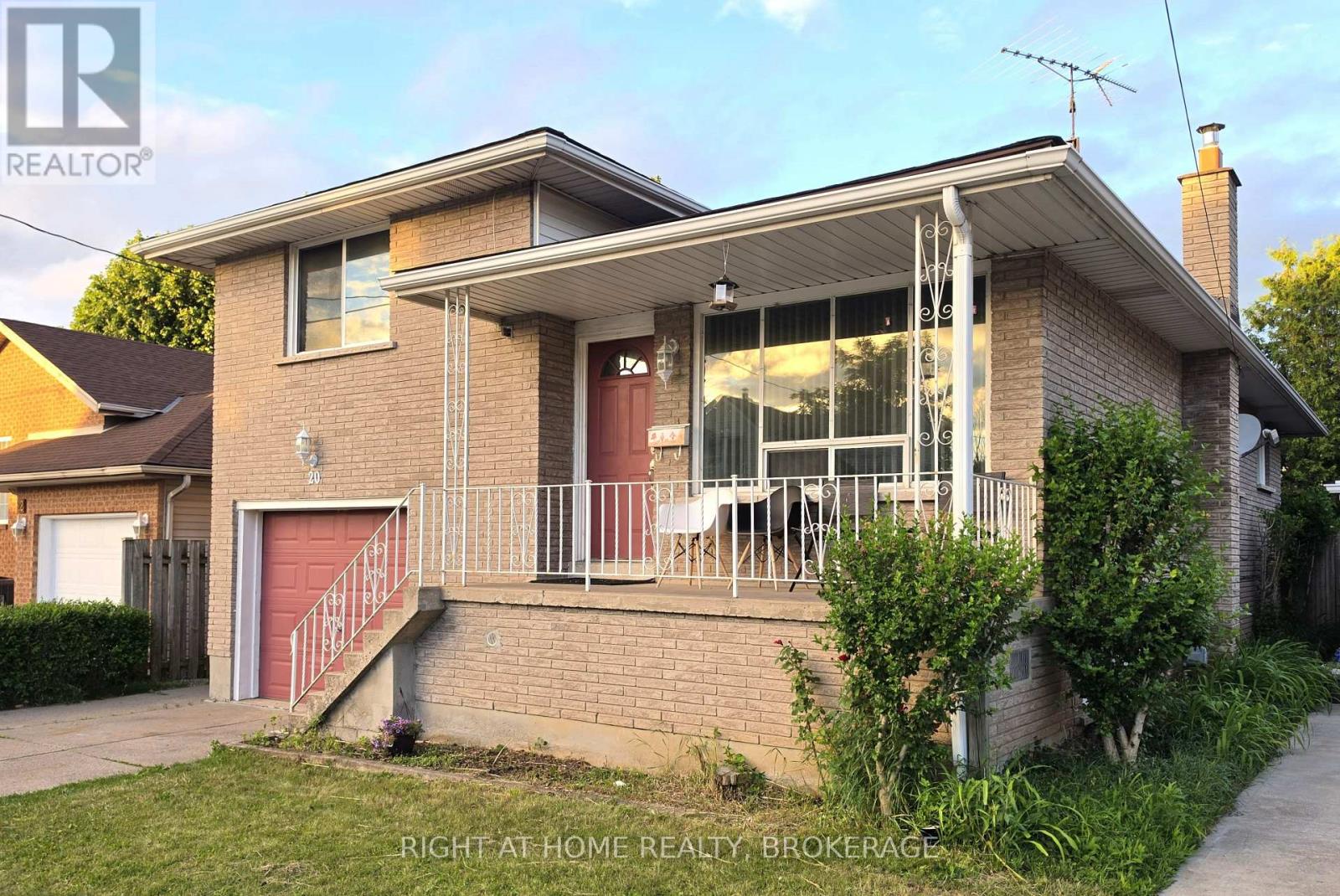 20 AUGUSTA AVENUE - 6