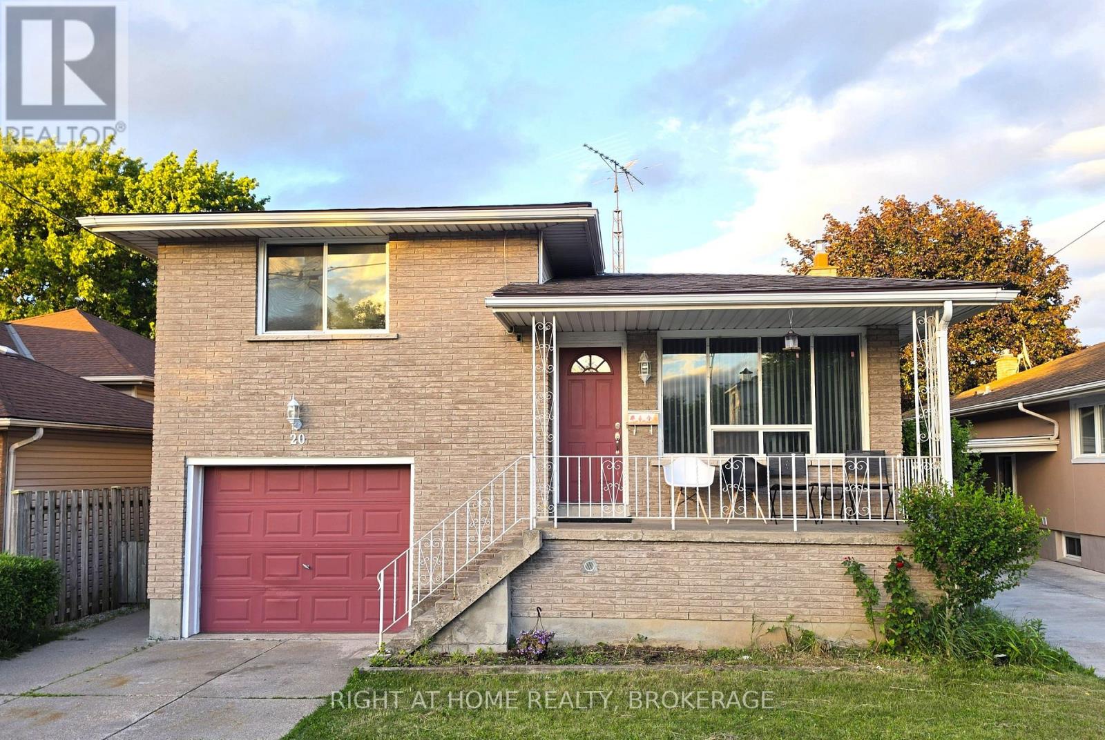 20 AUGUSTA AVENUE - 9