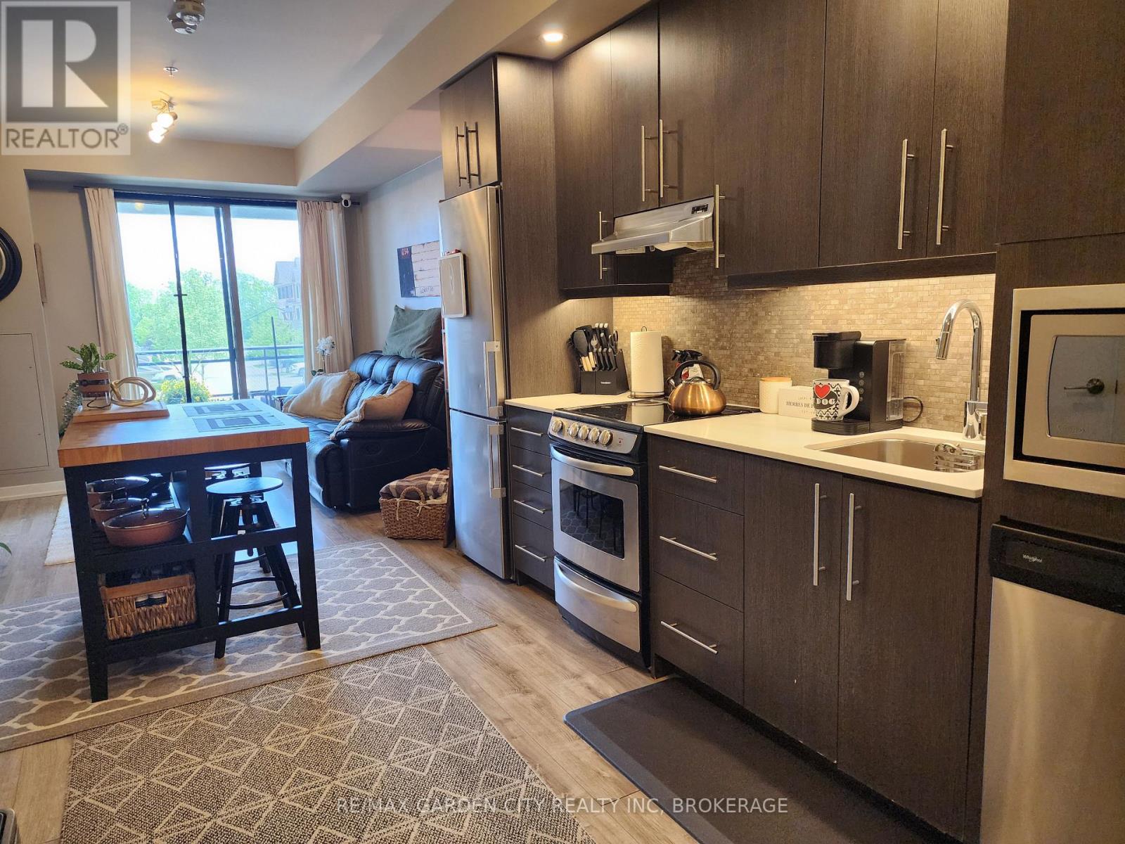 #206 10 ESPLANADE LANE - 4