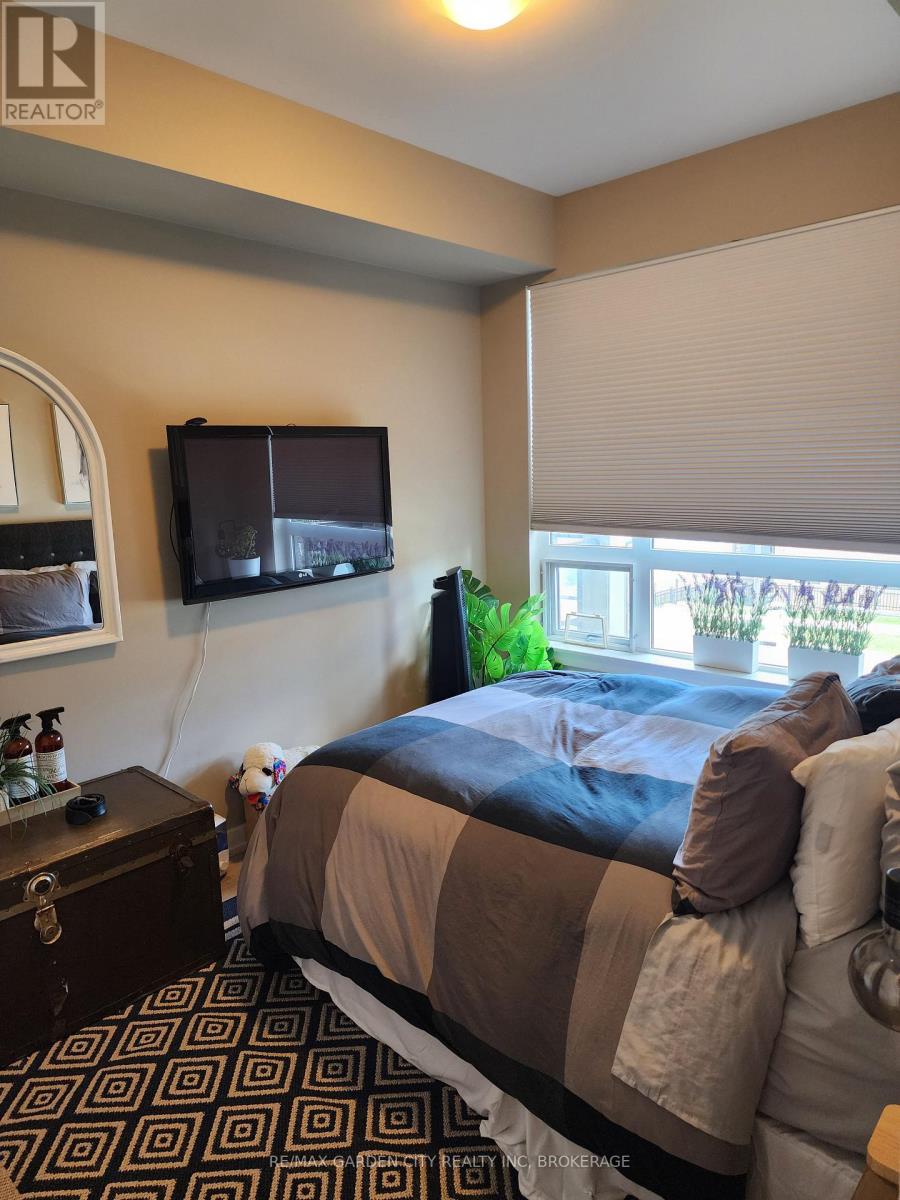 #206 10 ESPLANADE LANE - 8