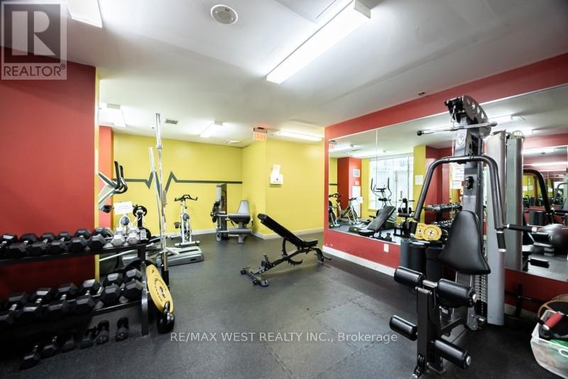 #704 812 LANSDOWNE AVENUE - 13