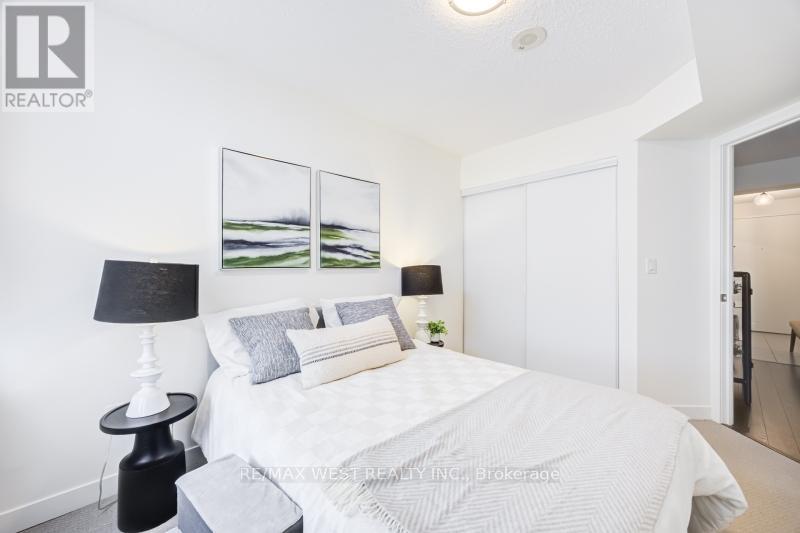 #704 812 LANSDOWNE AVENUE - 9