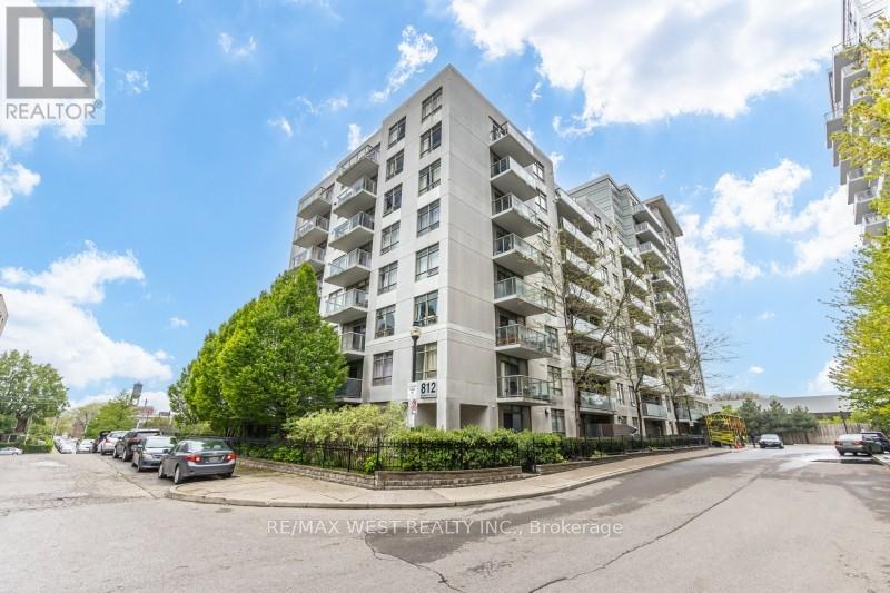#704 812 LANSDOWNE AVENUE - 18