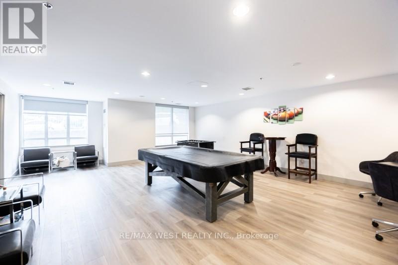 #704 812 LANSDOWNE AVENUE - 15