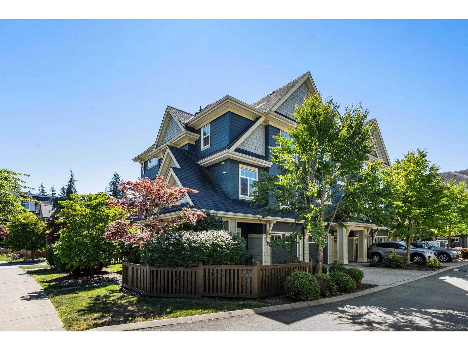 42 45290 SOOWAHLIE CRESCENT, Garrison Crossing