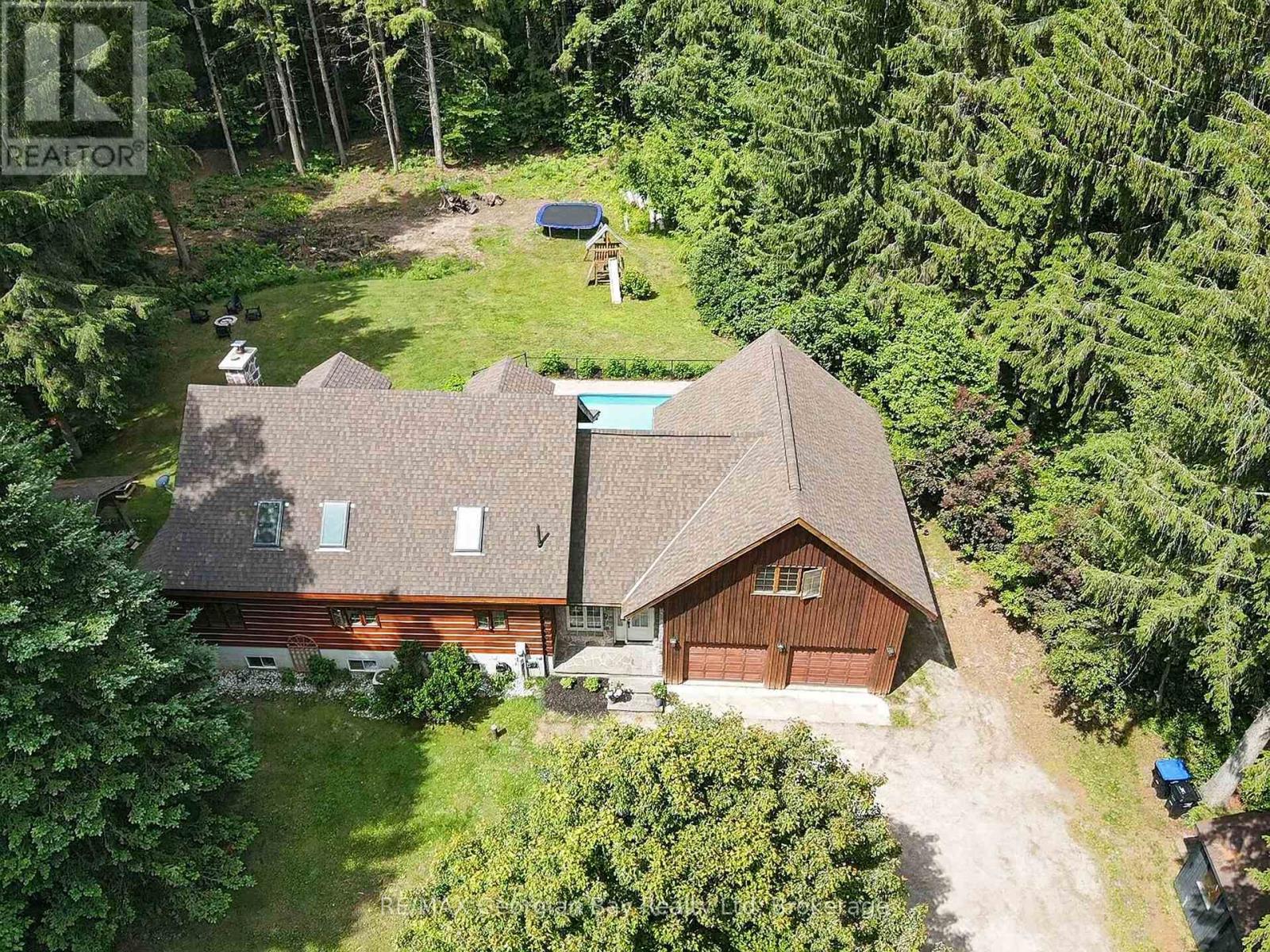 19 KINGFISHER CRESCENT - 40