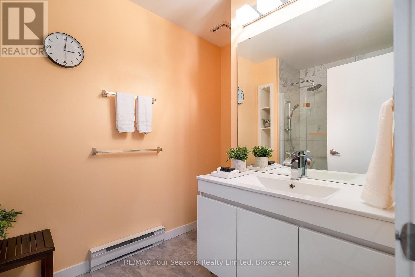 #17 44 TROTT BOULEVARD - 17