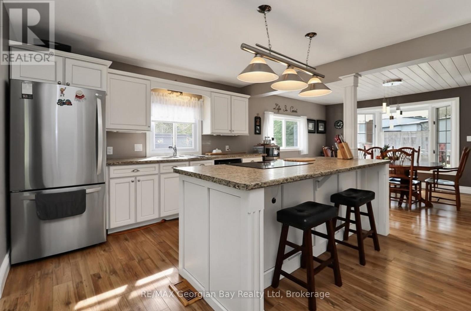 4 MOORE AVENUE - 10