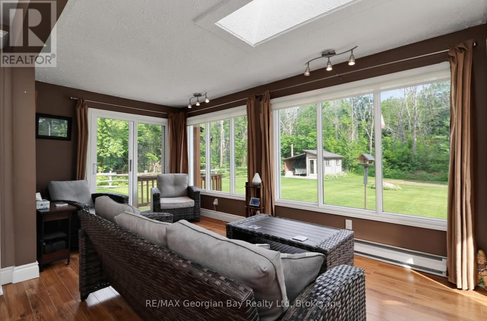 4 MOORE AVENUE - 13