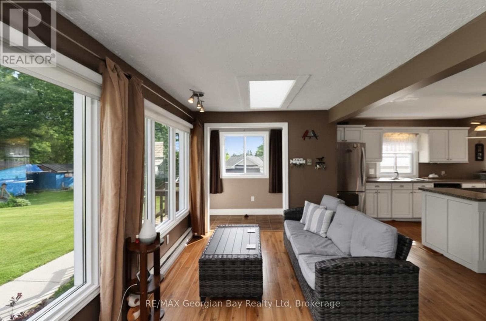 4 MOORE AVENUE - 15