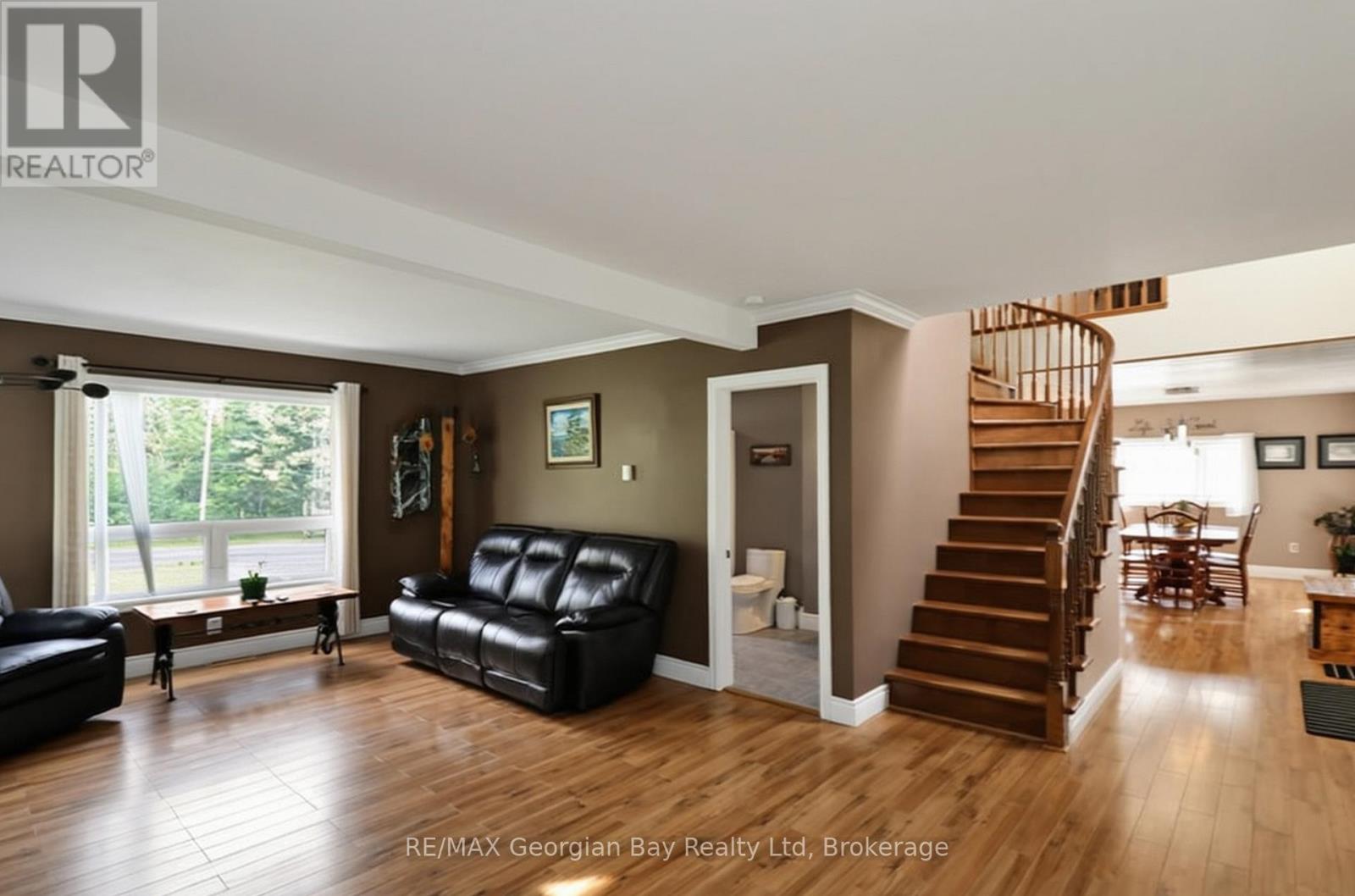 4 MOORE AVENUE - 17