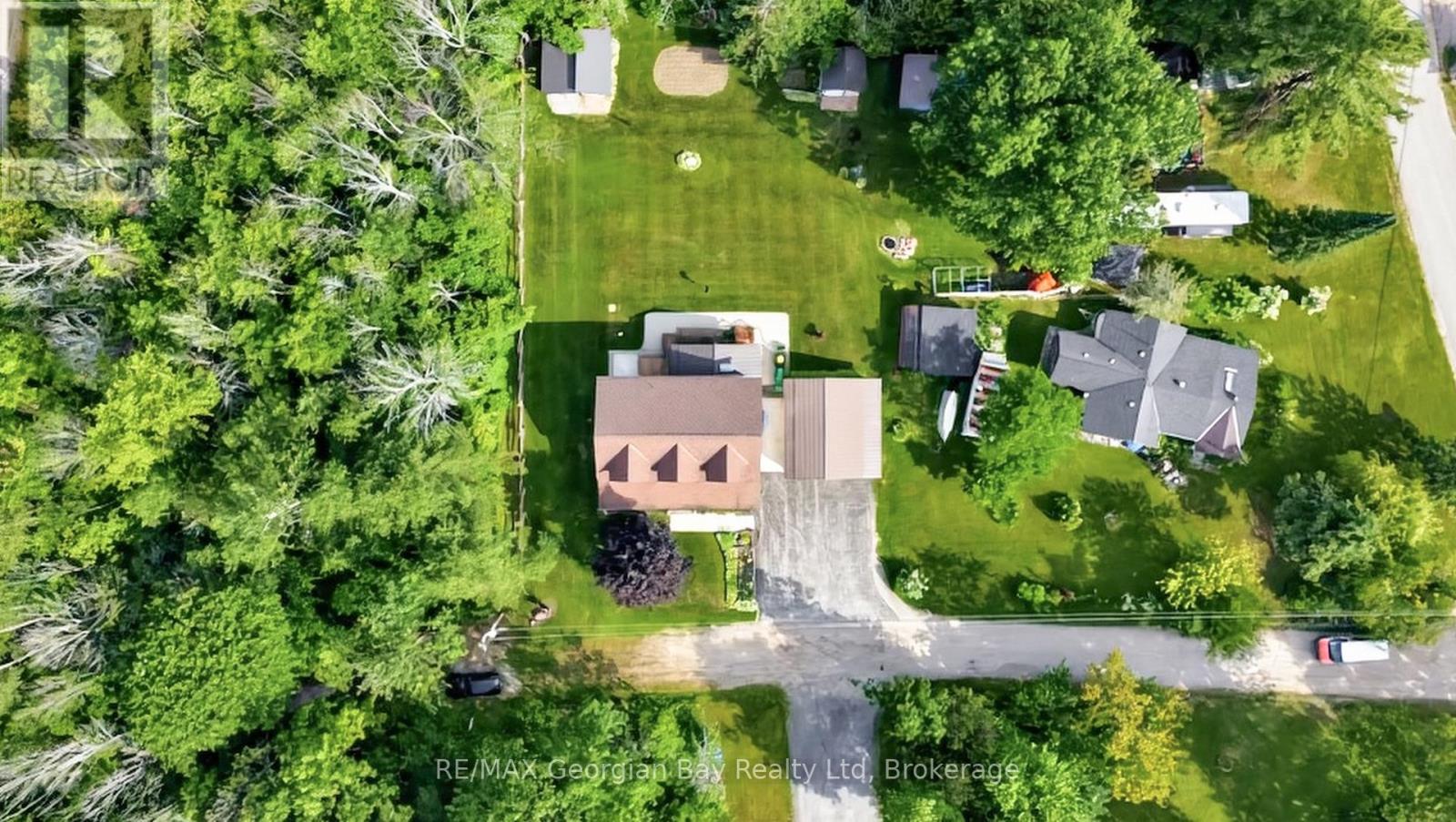 4 MOORE AVENUE - 2