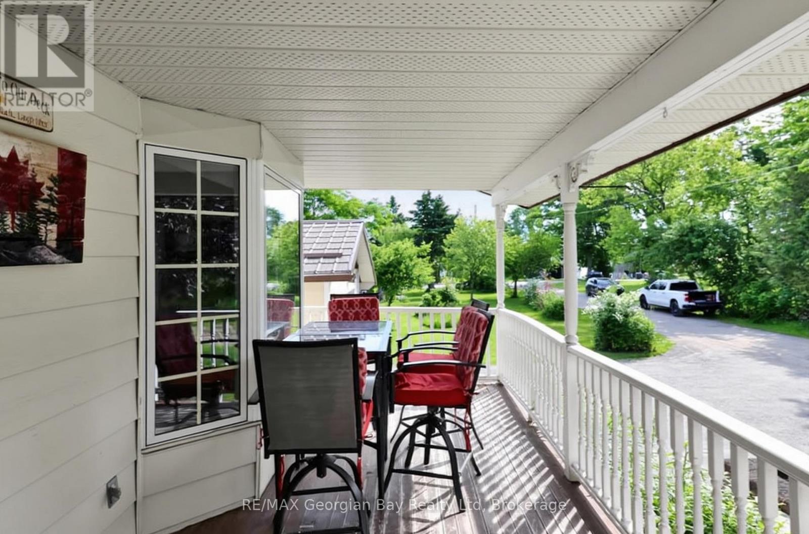 4 MOORE AVENUE - 33